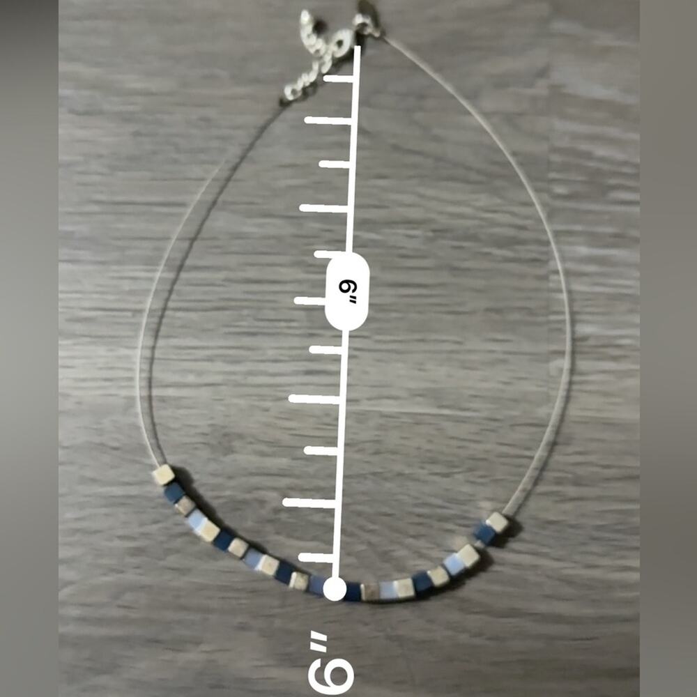 Express‎ Silver Toned Blue & Gray Square Beaded Necklace Lobster Claw Closure - Picture 5 of 5
